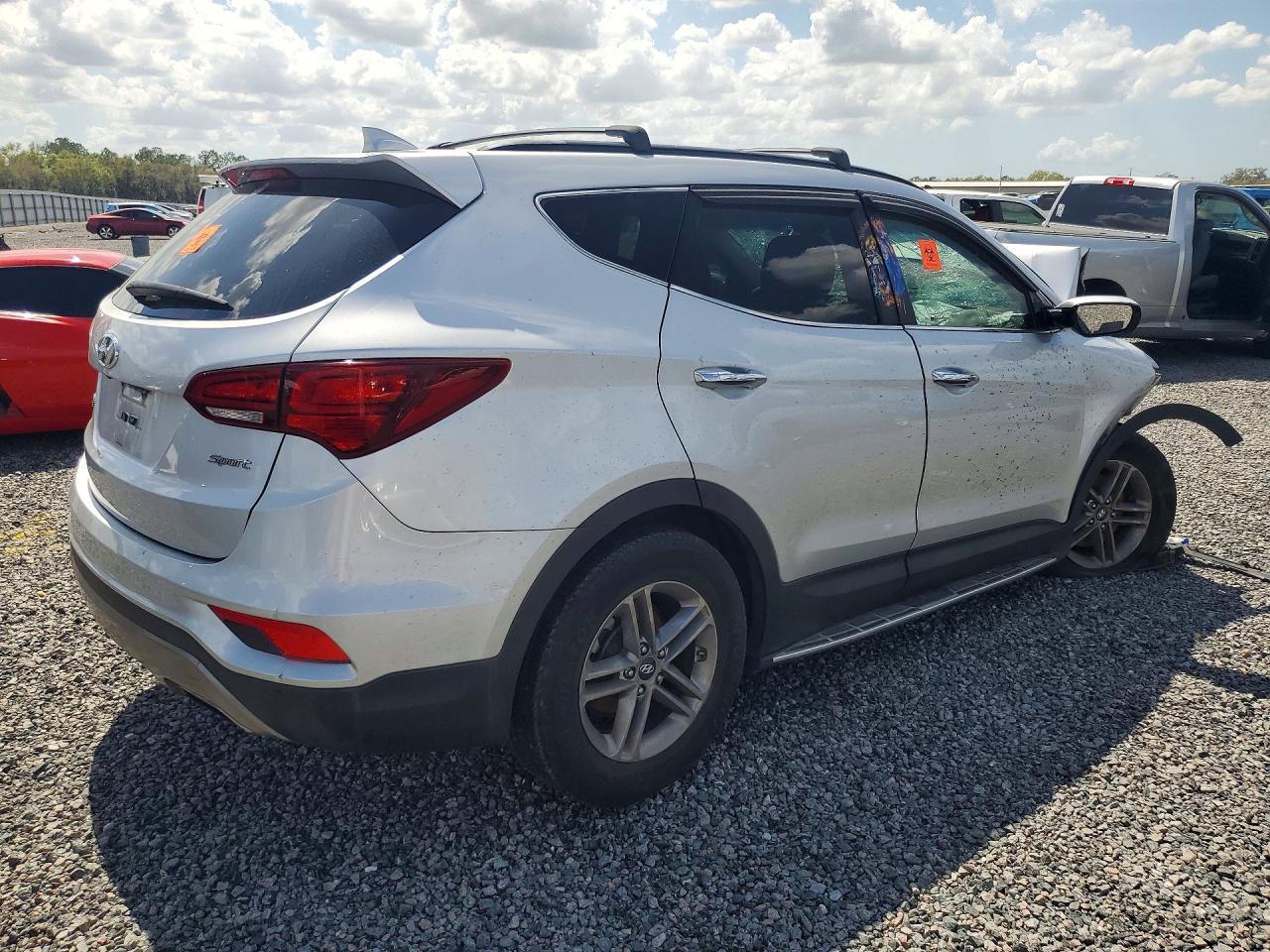 2017 Hyundai Santa Fe Sport 2.4L - zdjęcie 3