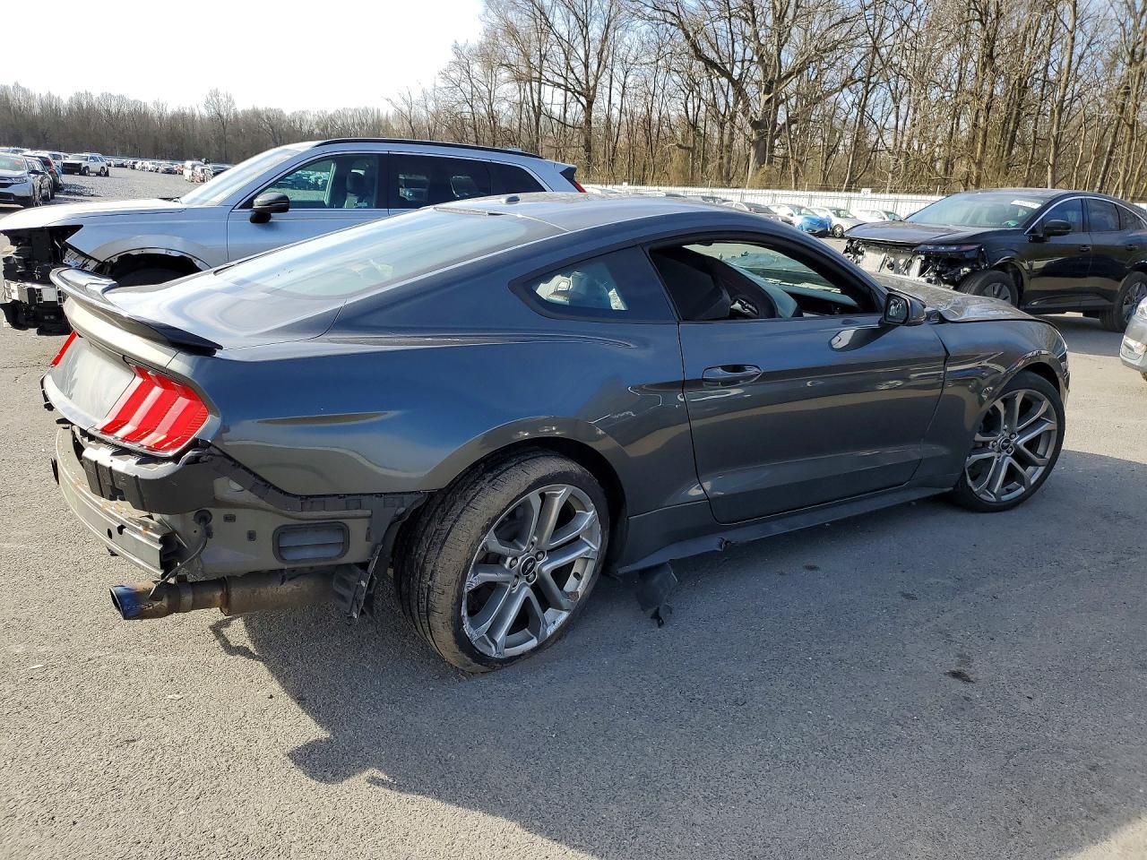 2019 Ford Mustang - zdjęcie 3