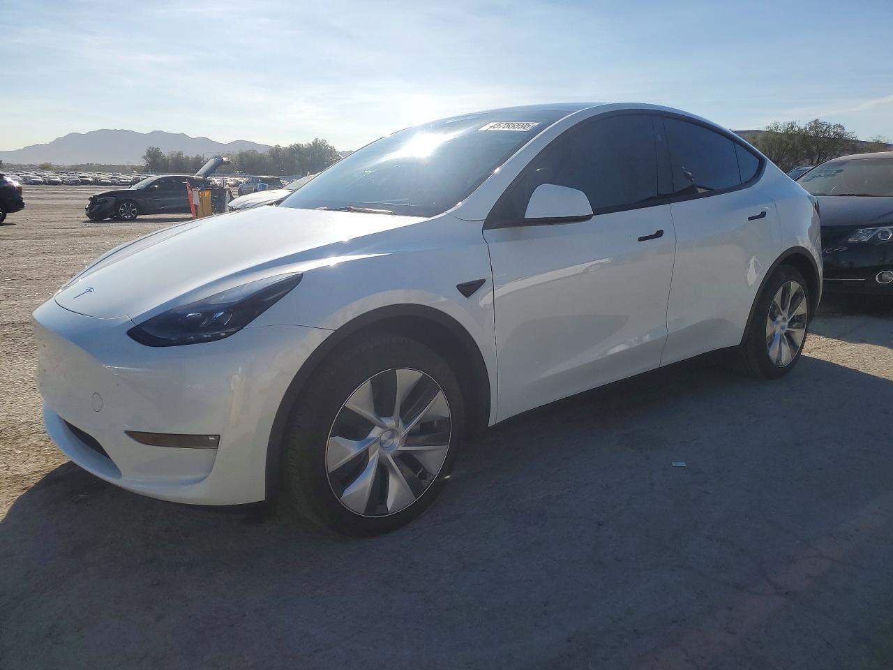 2023 Tesla Model Y - zdjęcie główne