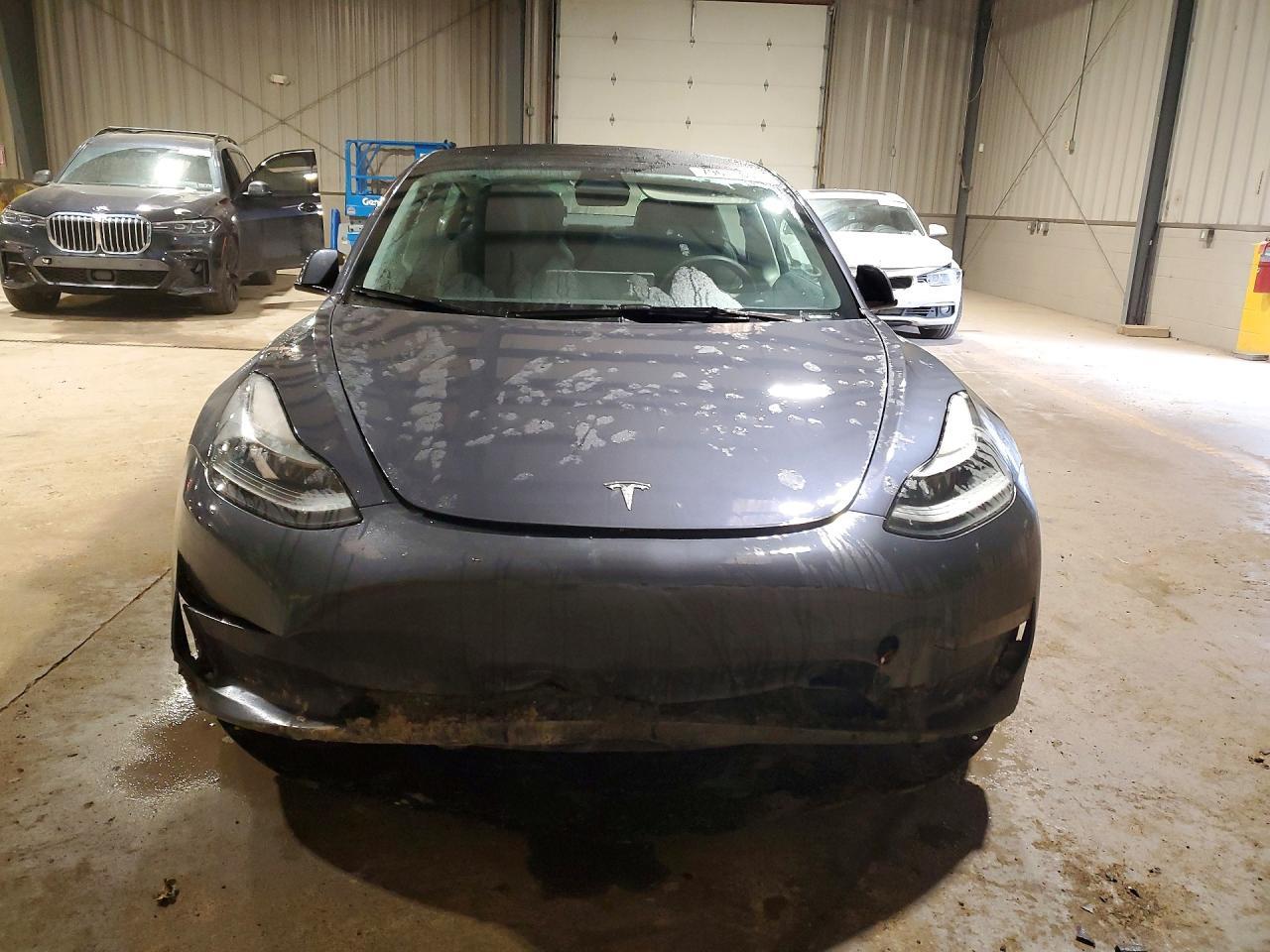 2023 Tesla Model 3 - zdjęcie 5