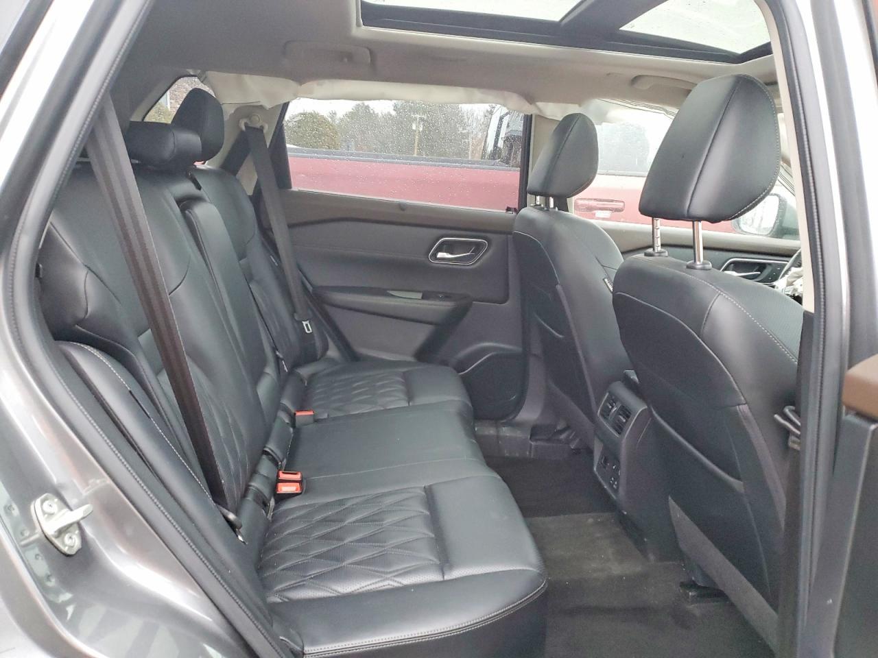 2023 Nissan Rogue Platinum - zdjęcie 11