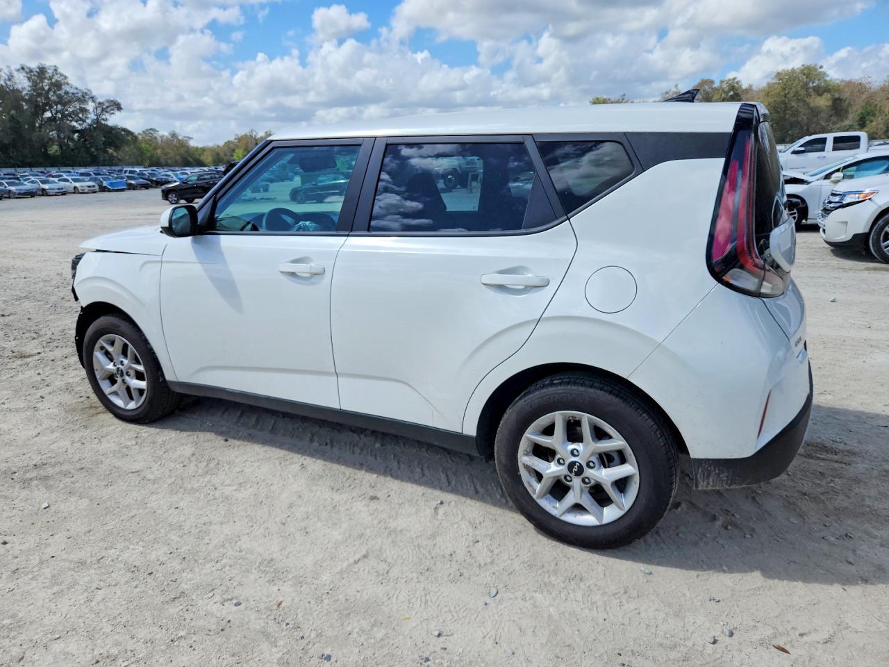 2025 Kia Soul Lx - zdjęcie 2