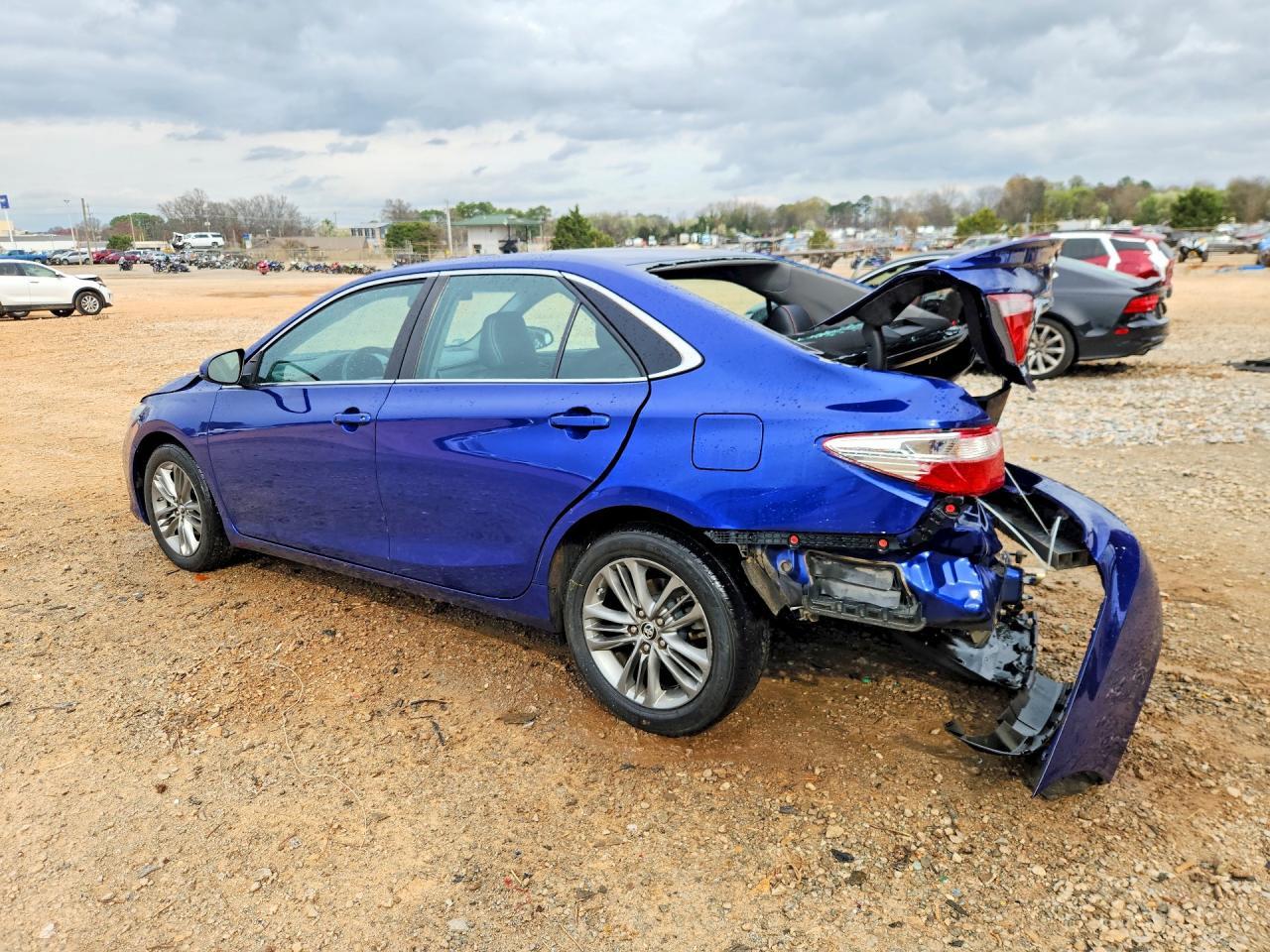 2016 Toyota Camry Se - zdjęcie 2