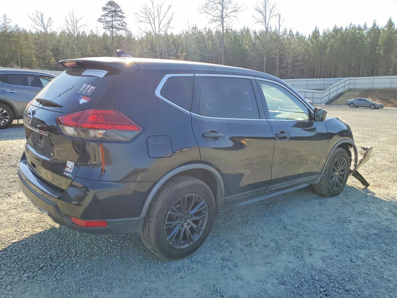 2017 Nissan Rogue S - zdjęcie 3