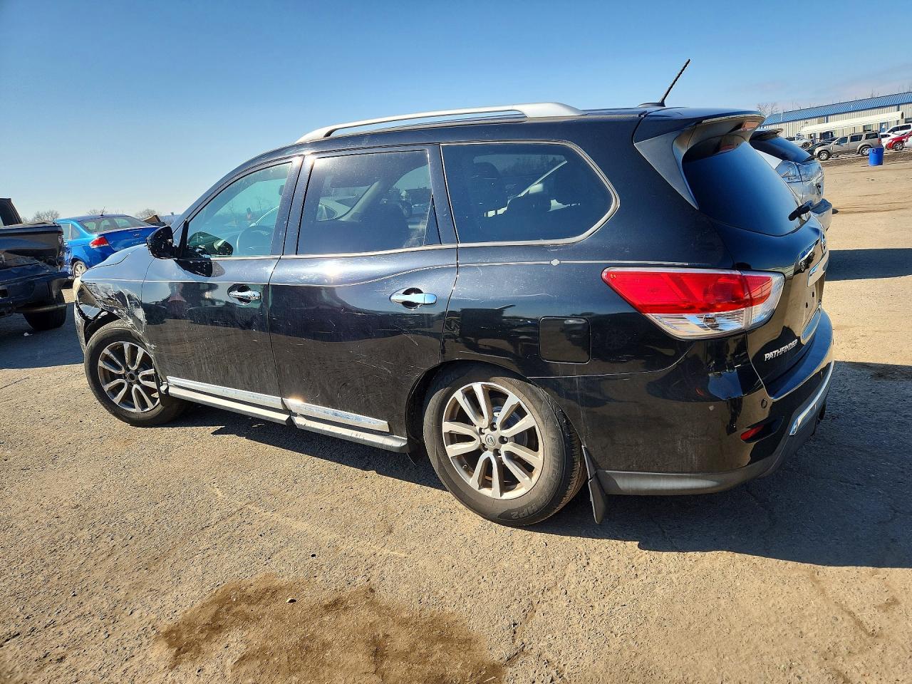 2015 Nissan Pathfinder Sl - zdjęcie 2