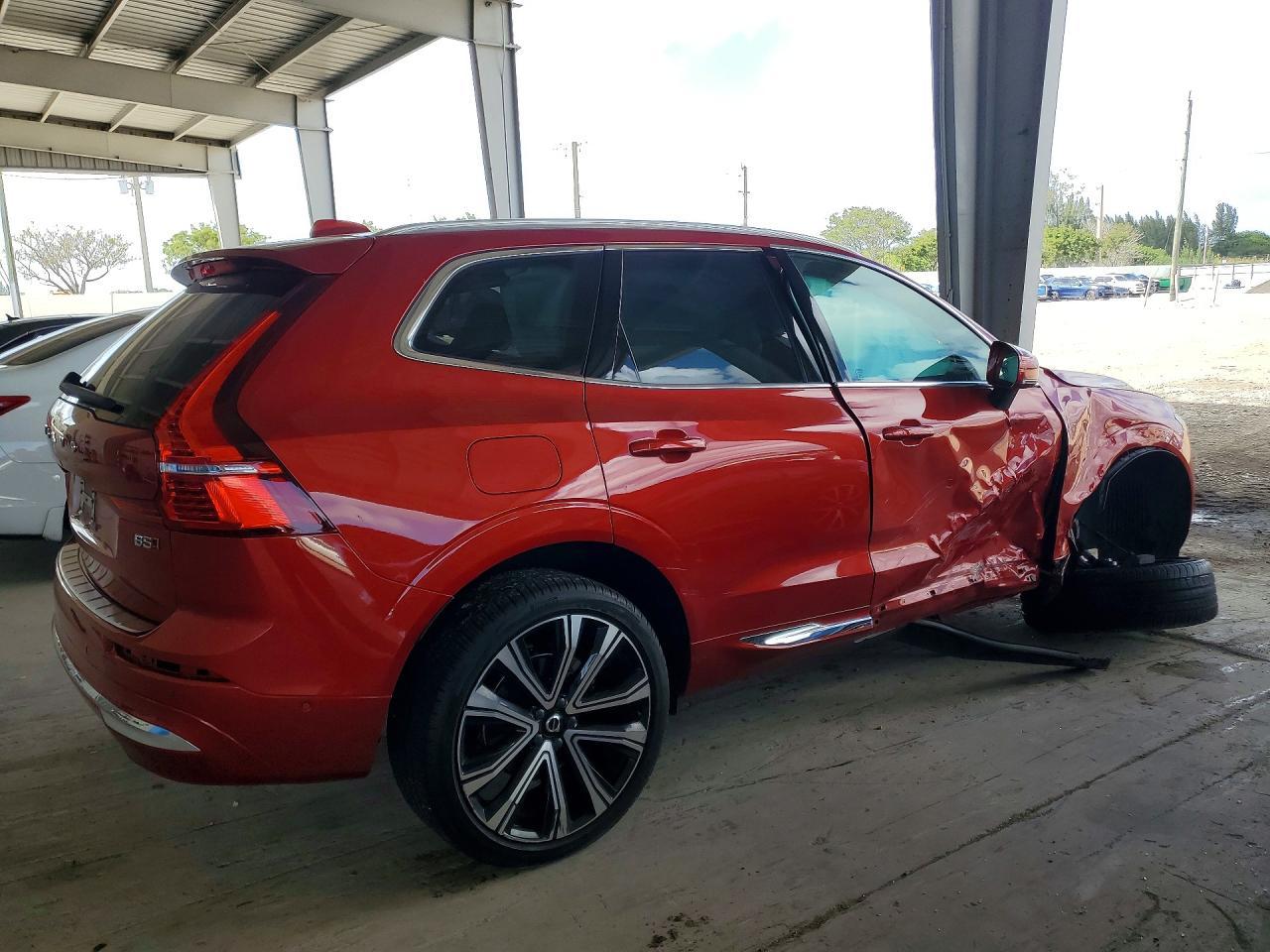 2023 Volvo Xc60 Ultimate - zdjęcie 3