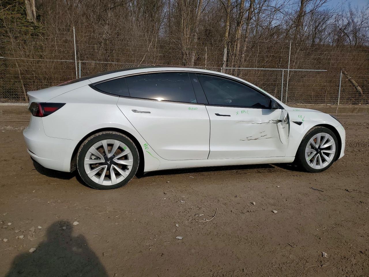 2022 Tesla Model 3 - zdjęcie 3