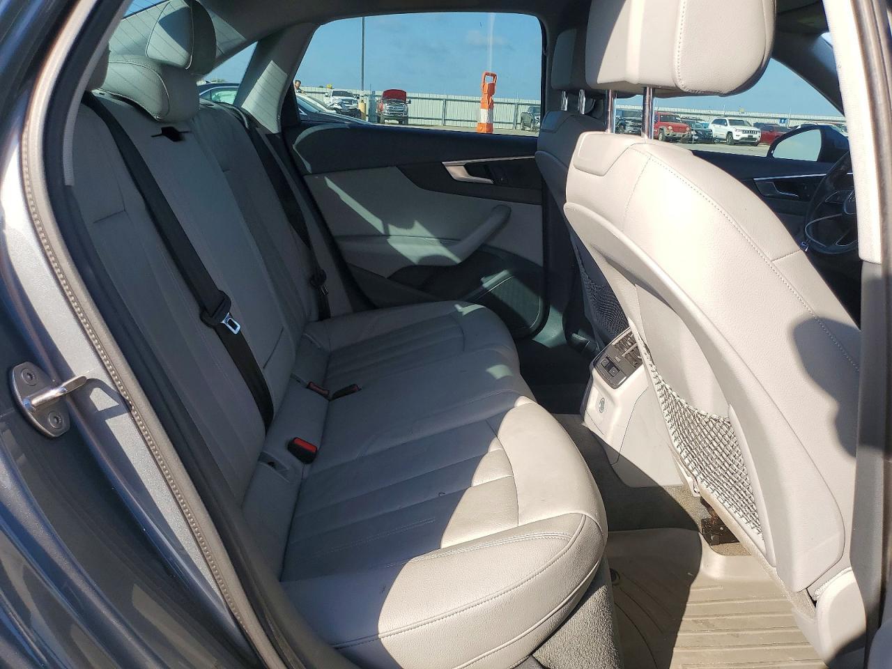 2018 Audi A4 Premium - zdjęcie 10