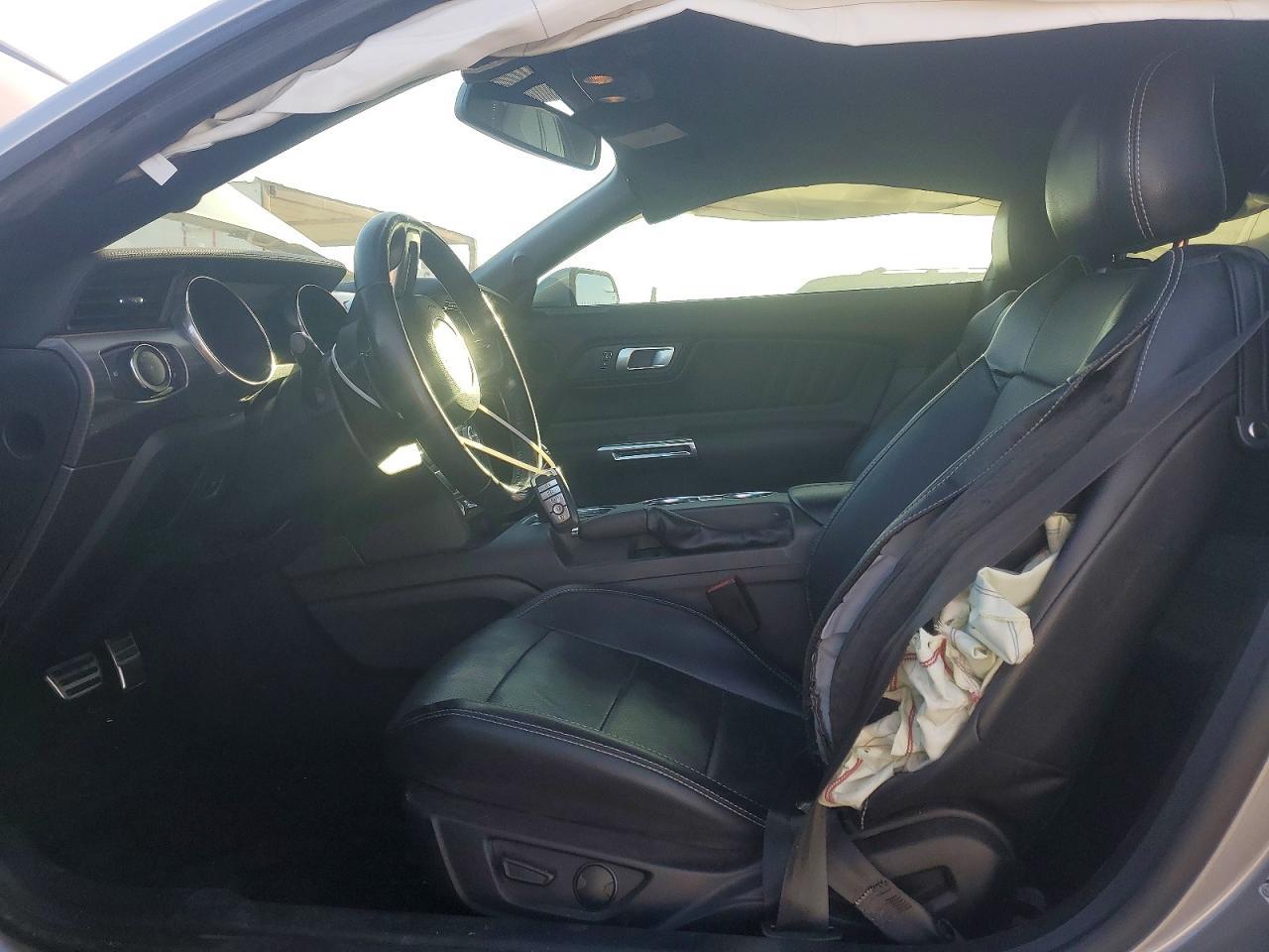 2020 Ford Mustang Gt - zdjęcie 7
