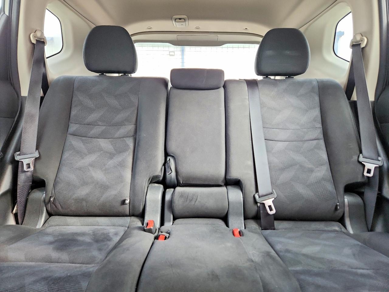 2015 Nissan Rogue S - zdjęcie 10