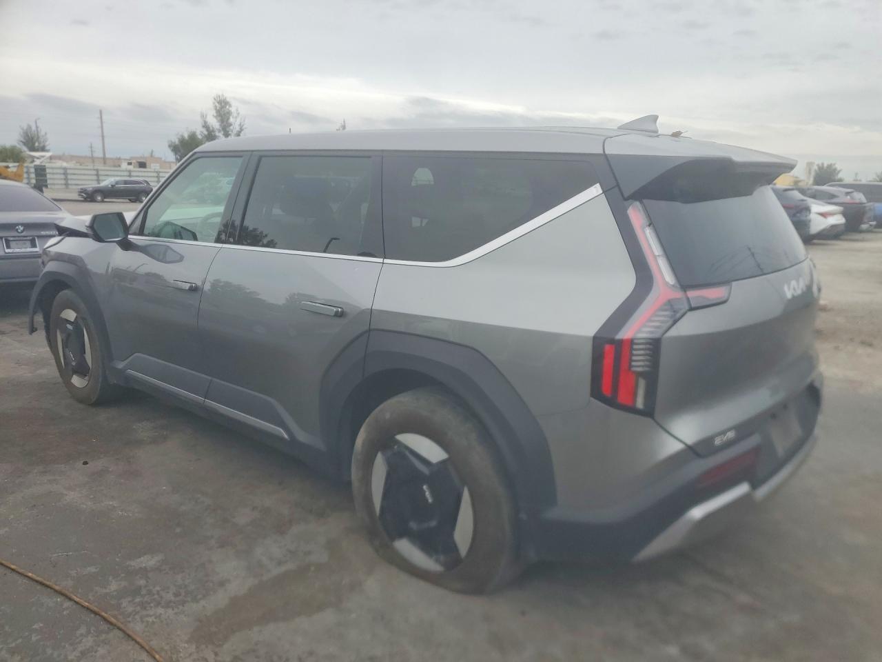2024 Kia Ev9 Light Long Range - zdjęcie 2