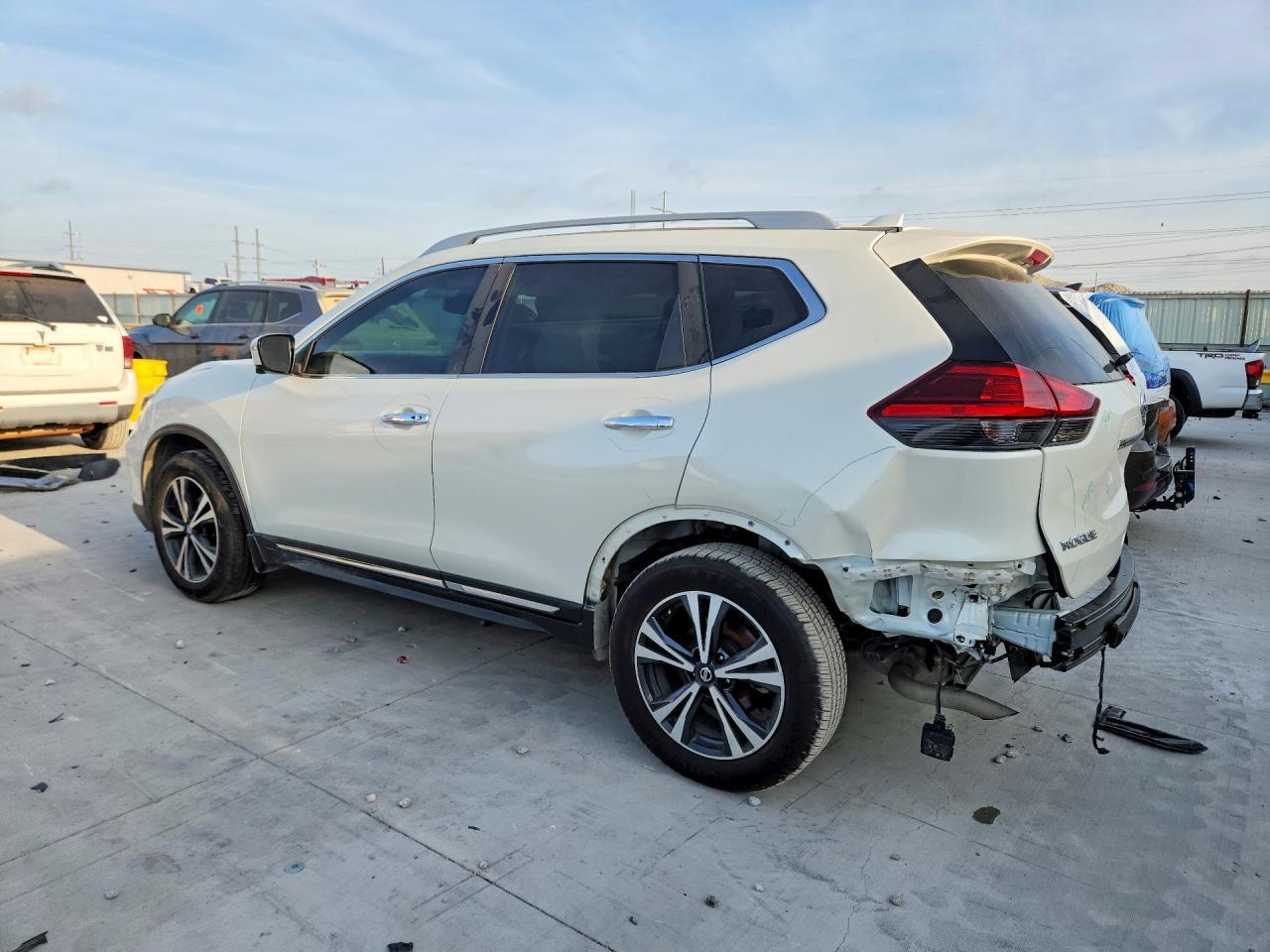 2017 Nissan Rogue Sl - zdjęcie 2