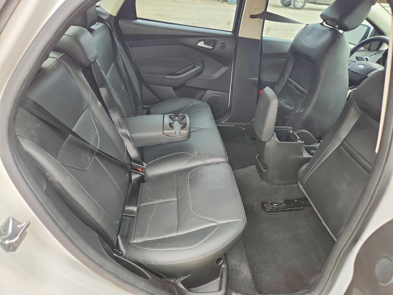 2015 Ford Focus Titanium - zdjęcie 10