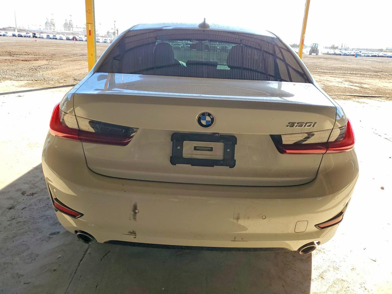 2021 BMW 330I - zdjęcie 6