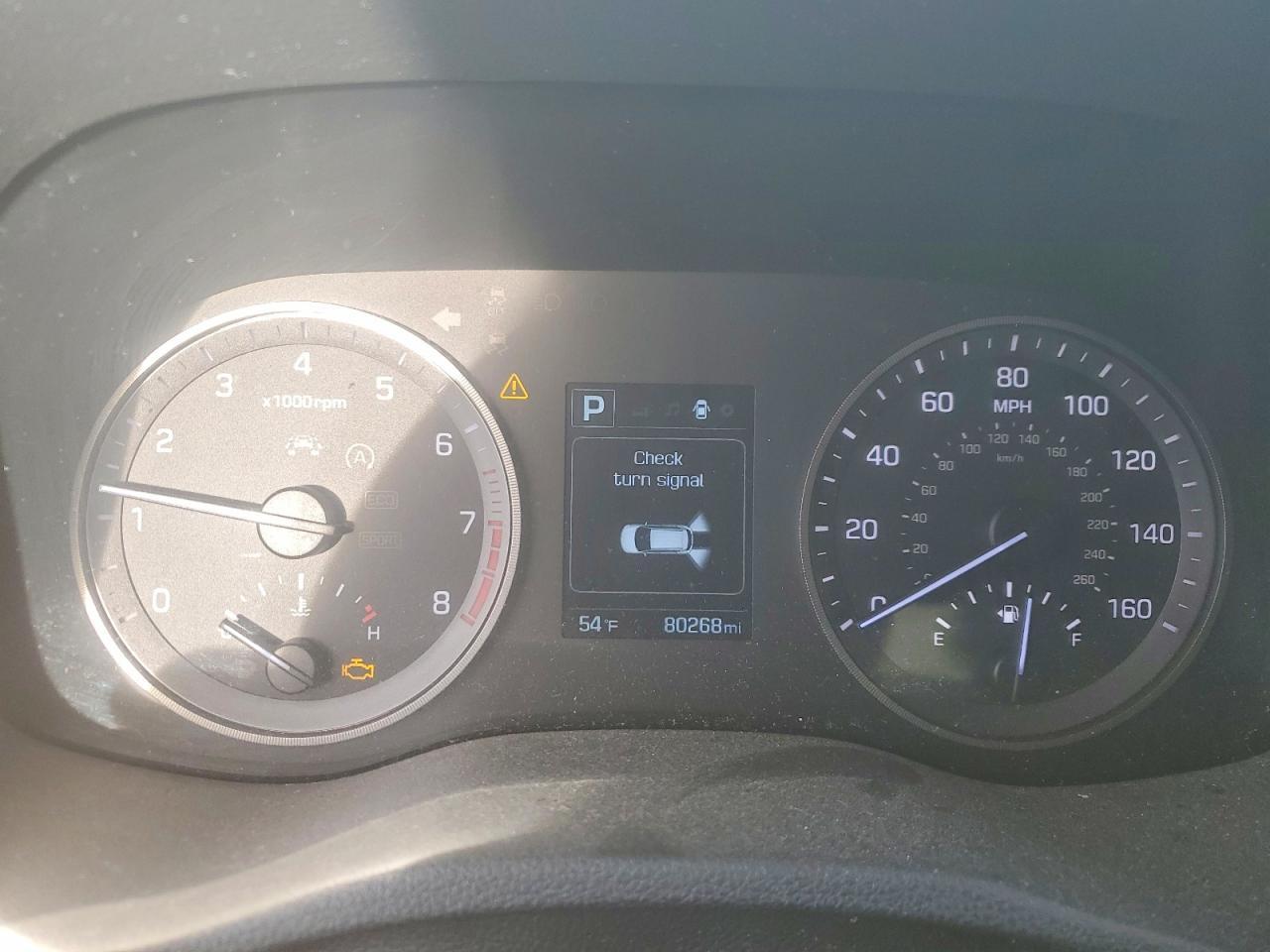 2016 Hyundai Tucson Sport - zdjęcie 9