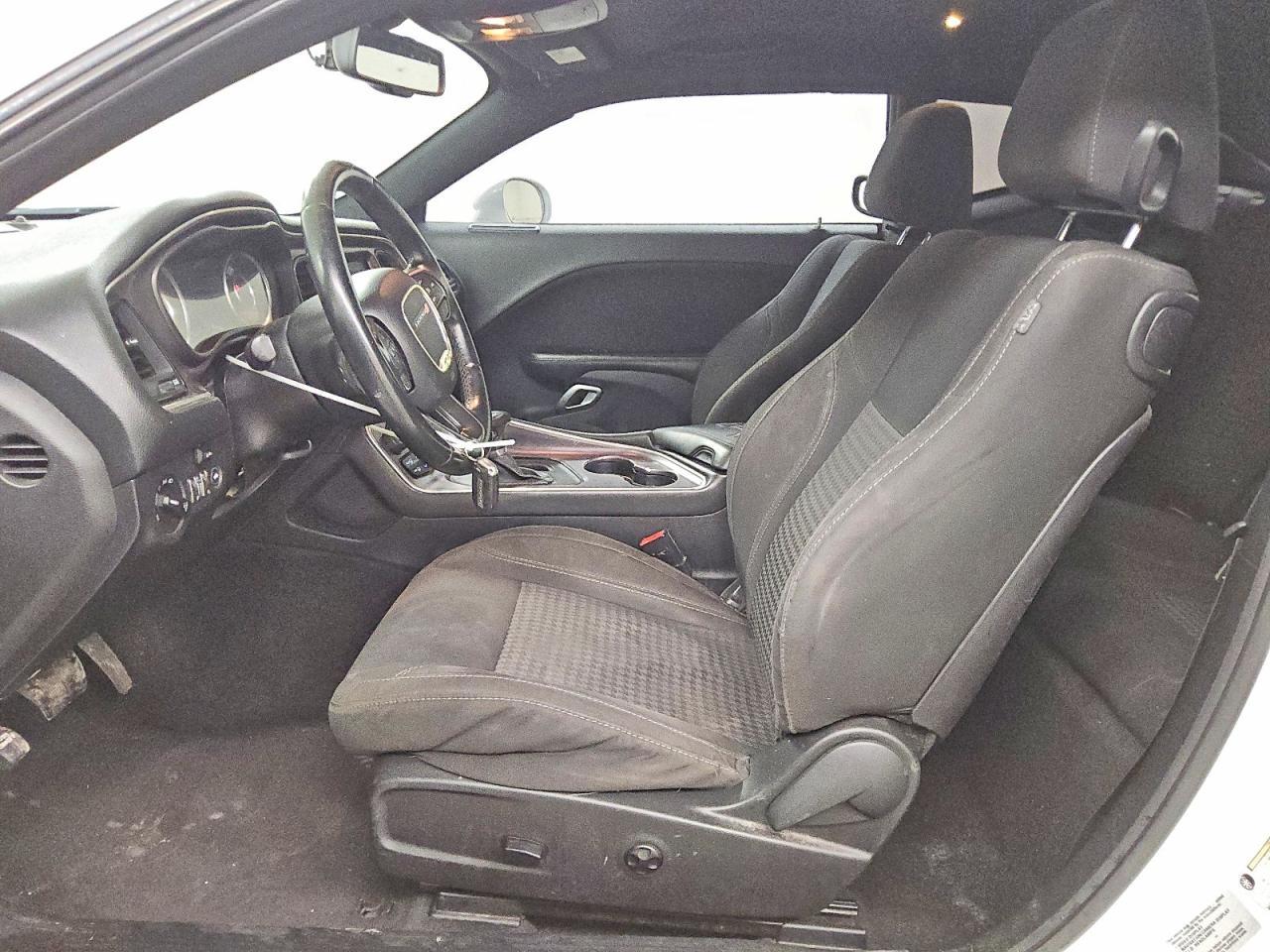 2015 Dodge Challenger Sxt - zdjęcie 7