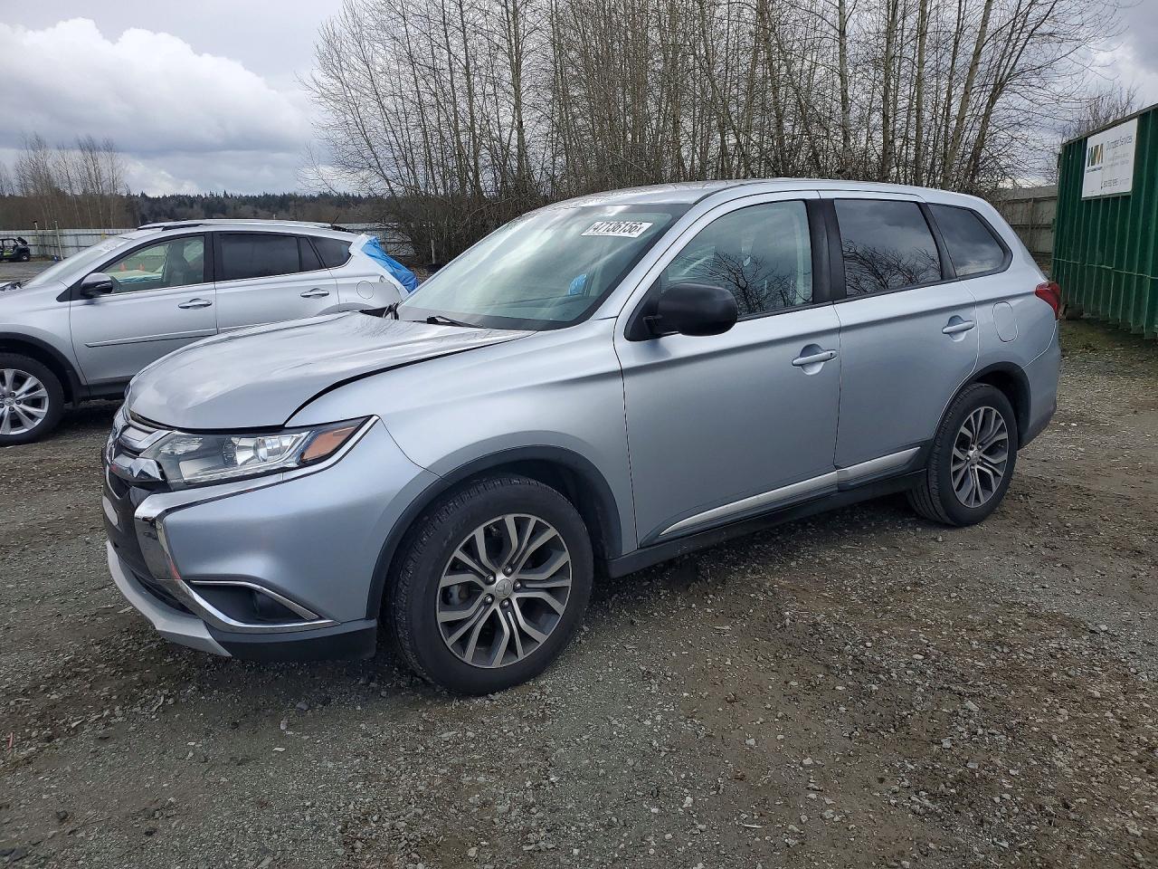 2016 Mitsubishi Outlander Es - zdjęcie główne