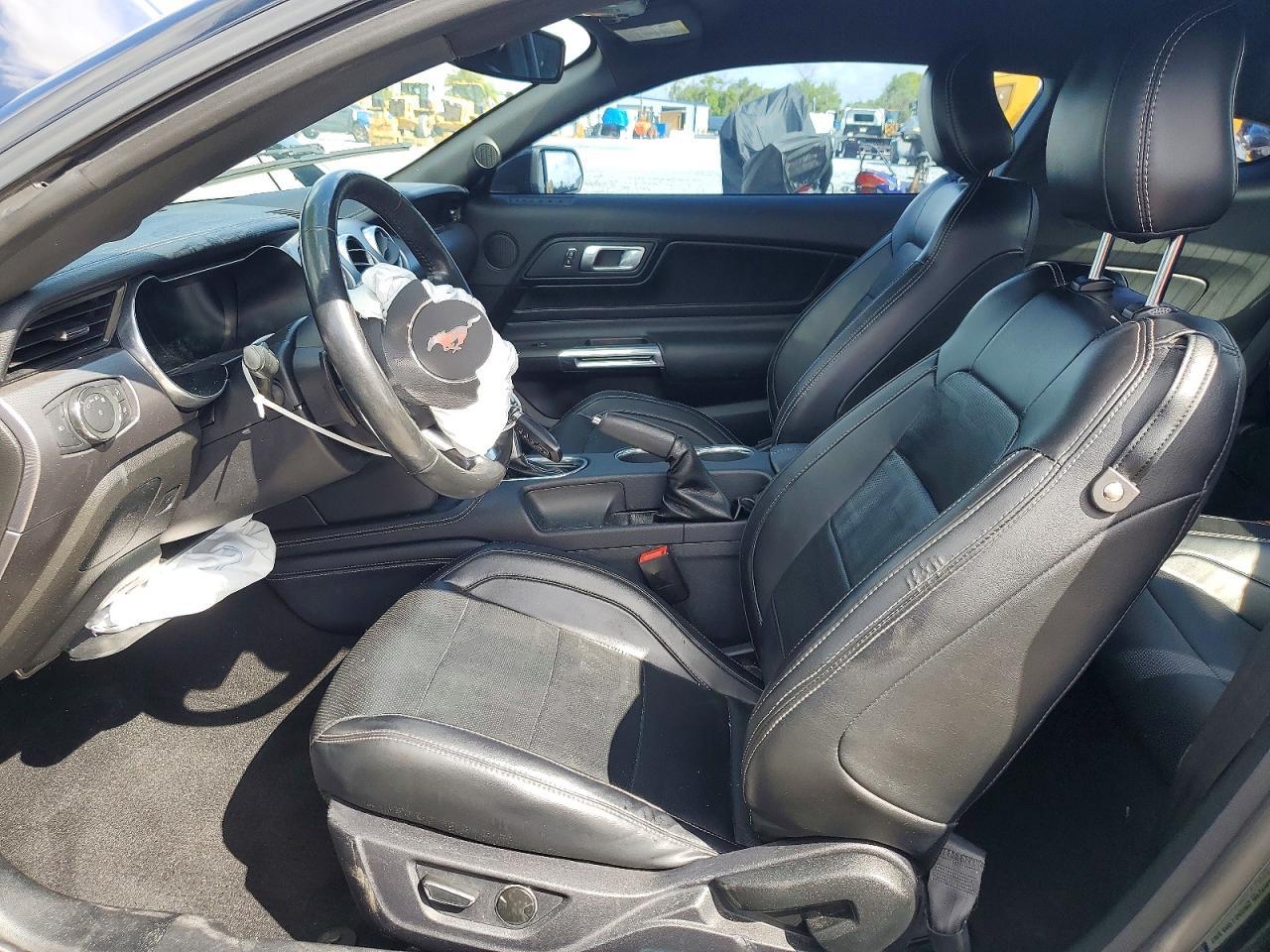 2019 Ford Mustang - zdjęcie 7