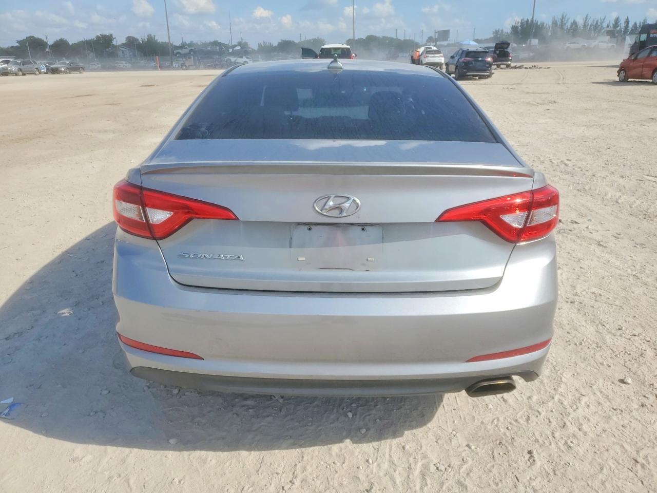2017 Hyundai Sonata Base - zdjęcie 6