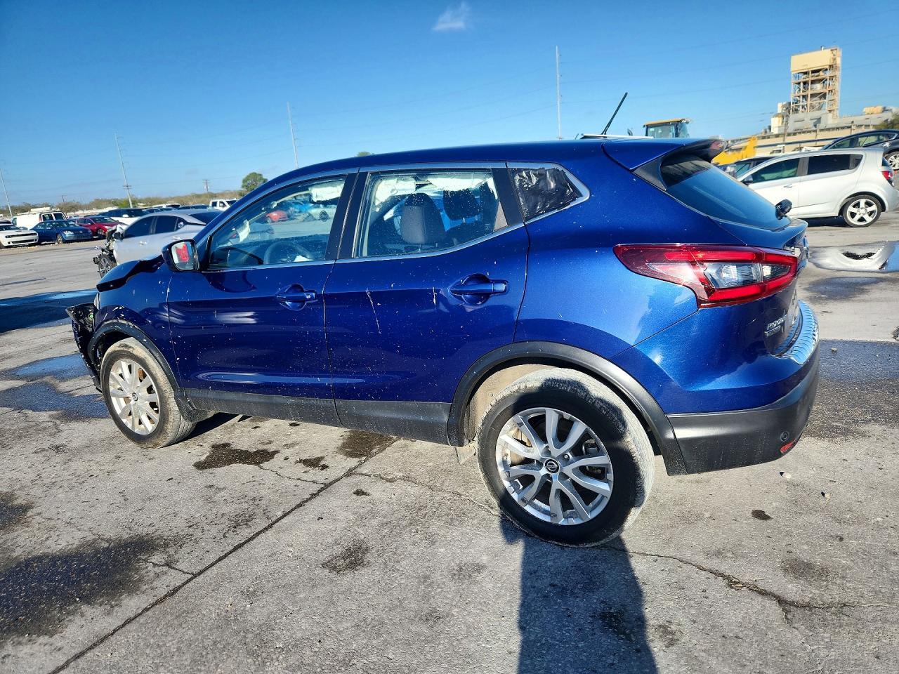 2021 Nissan Rogue Sport S - zdjęcie 2