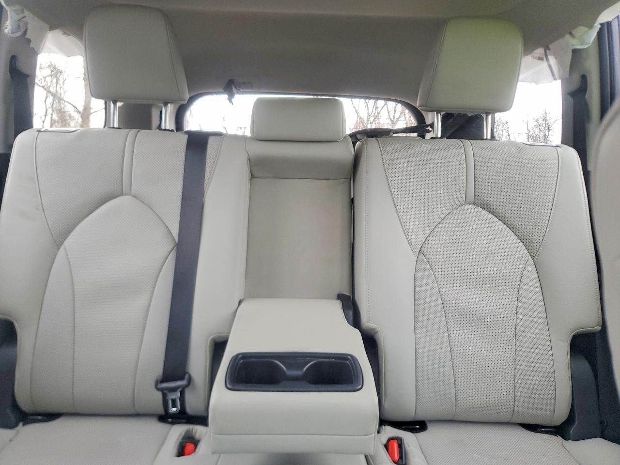 2025 Toyota Grand Highlander Limited - zdjęcie 10