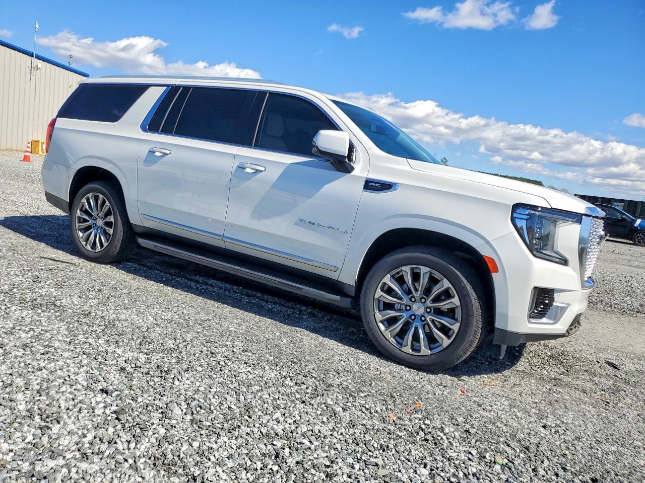 2022 GMC Yukon Xl Denali - zdjęcie 4