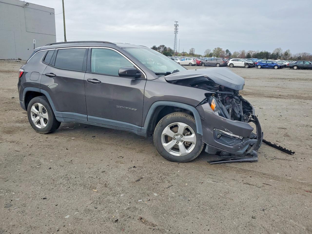2020 Jeep Compass Latitude - zdjęcie 4