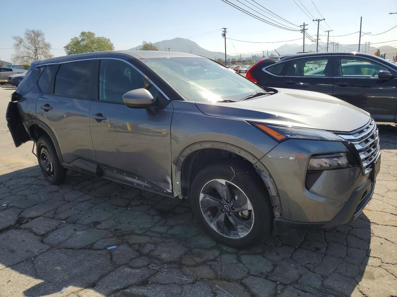 2024 Nissan Rogue Sv - zdjęcie 4