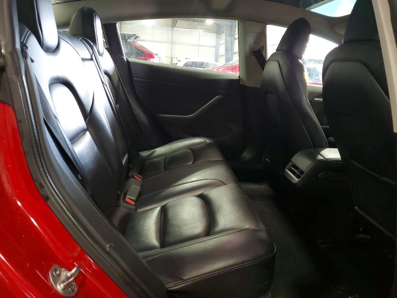 2022 Tesla Model 3 - zdjęcie 10