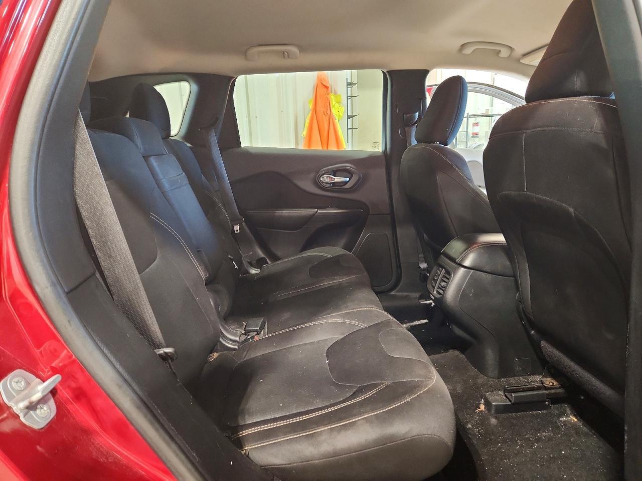 2015 Jeep Cherokee Latitude - zdjęcie 11