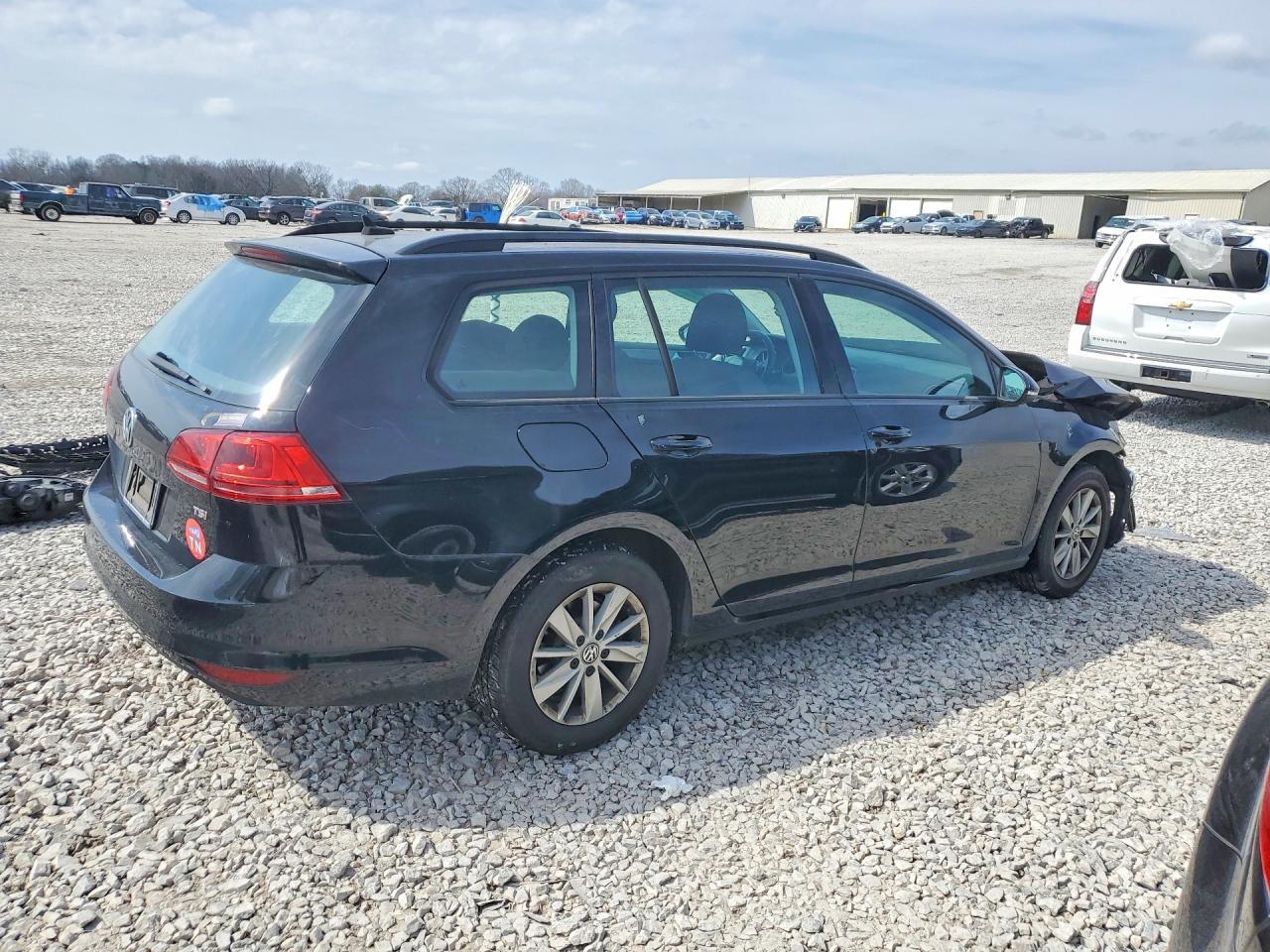 2016 Volkswagen Golf Sportwagen S - zdjęcie 3