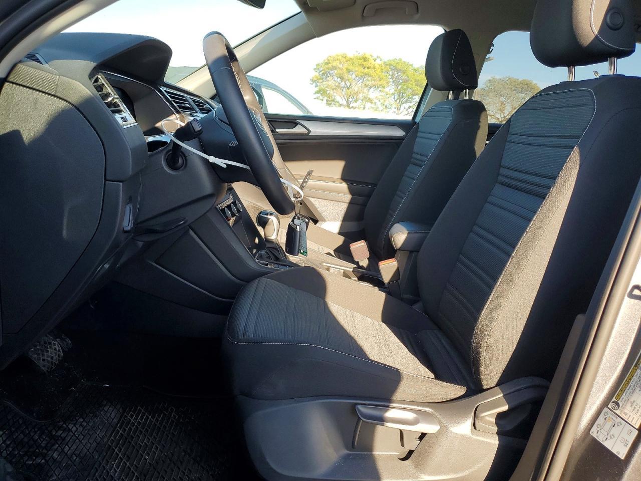 2022 Volkswagen Tiguan S - zdjęcie 7