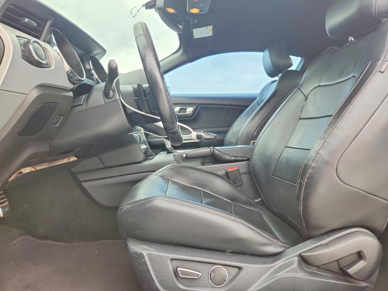 2016 Ford Mustang - zdjęcie 7