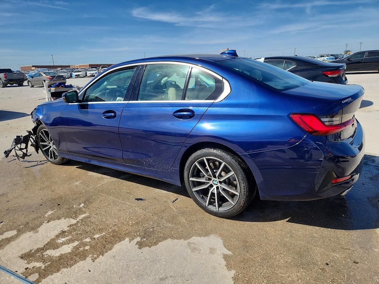 2020 BMW 330I - zdjęcie 2
