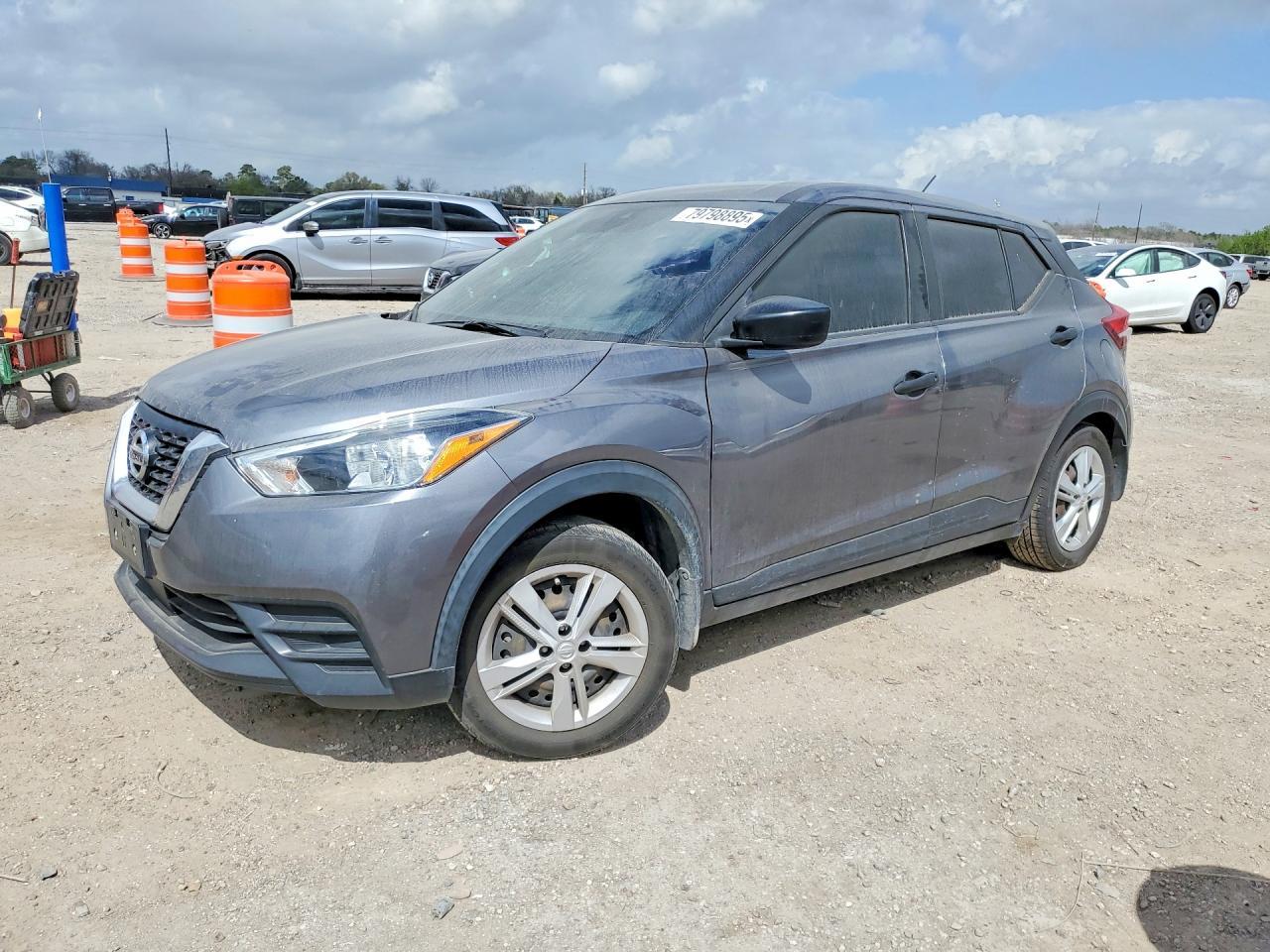 2020 Nissan Kicks S - zdjęcie główne