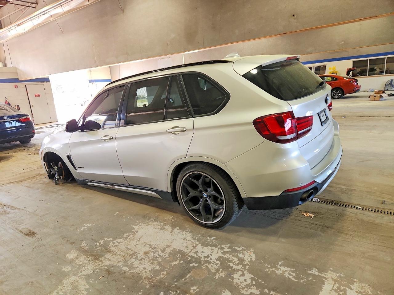 2015 BMW X5 xDrive35I - zdjęcie 2
