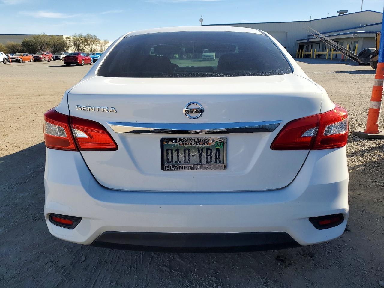 2017 Nissan Sentra S - zdjęcie 6