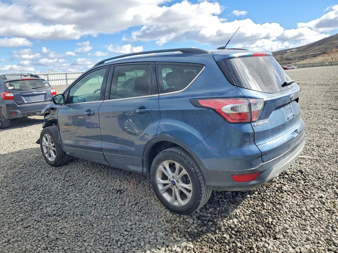 2018 Ford Escape - zdjęcie 2