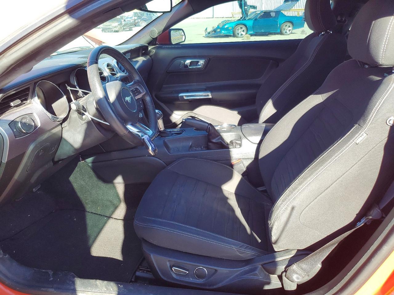 2015 Ford Mustang - zdjęcie 7