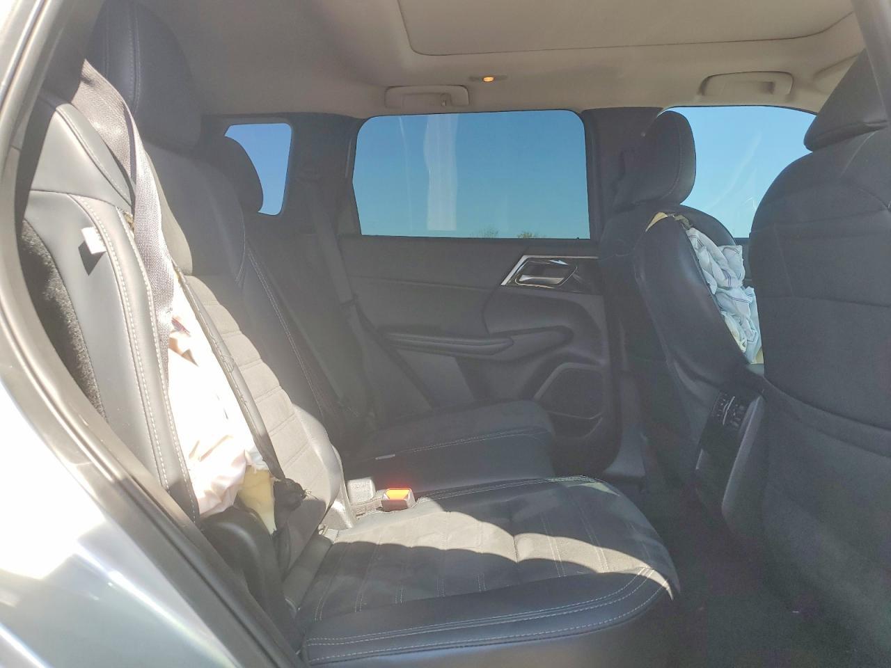 2024 Mitsubishi Outlander Se - zdjęcie 11