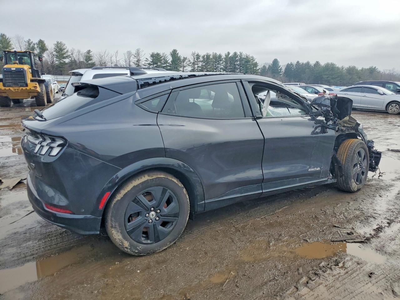2022 Ford Mustang Mach-E California Route 1 - zdjęcie 3