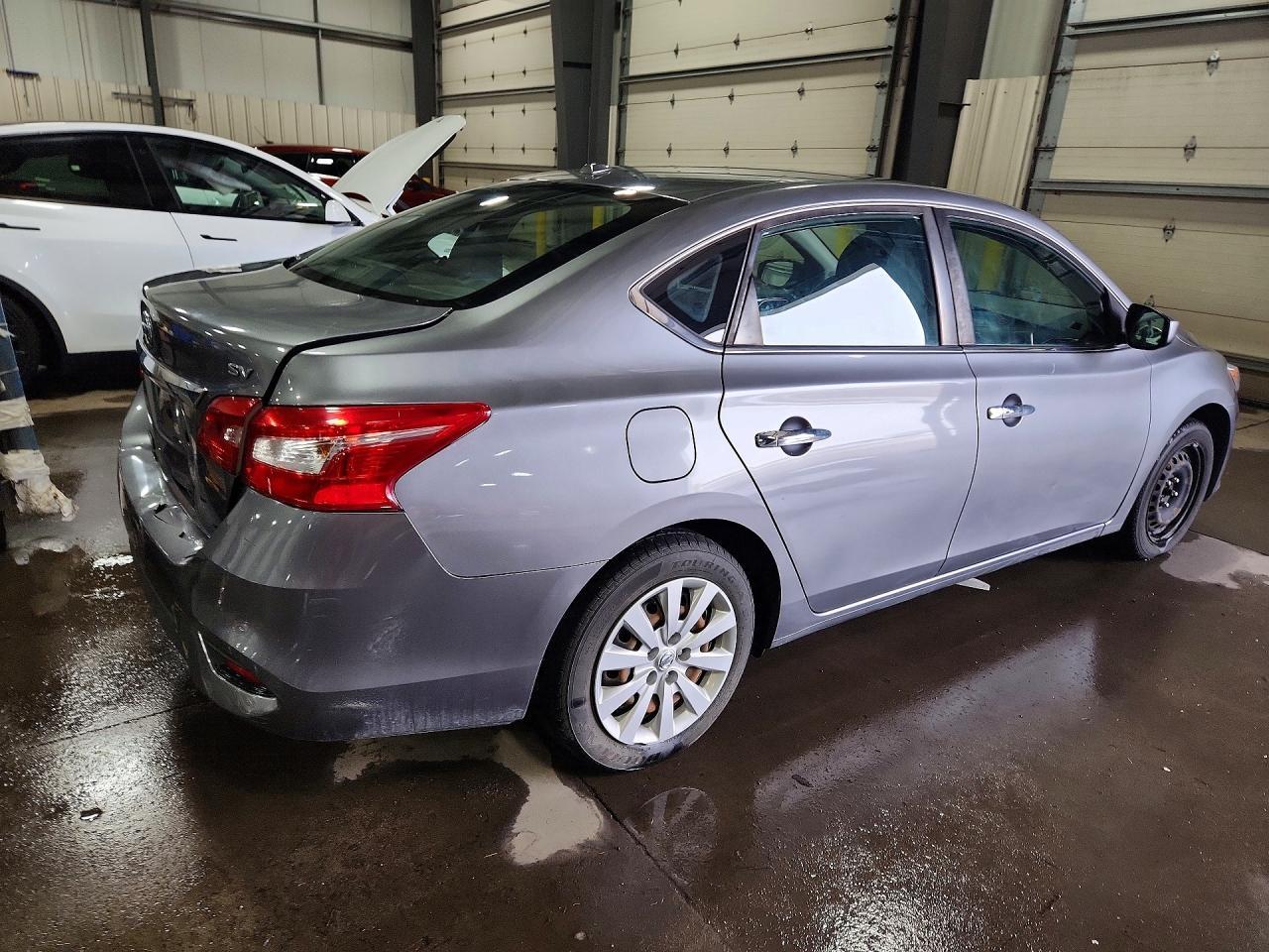 2017 Nissan Sentra S - zdjęcie 3