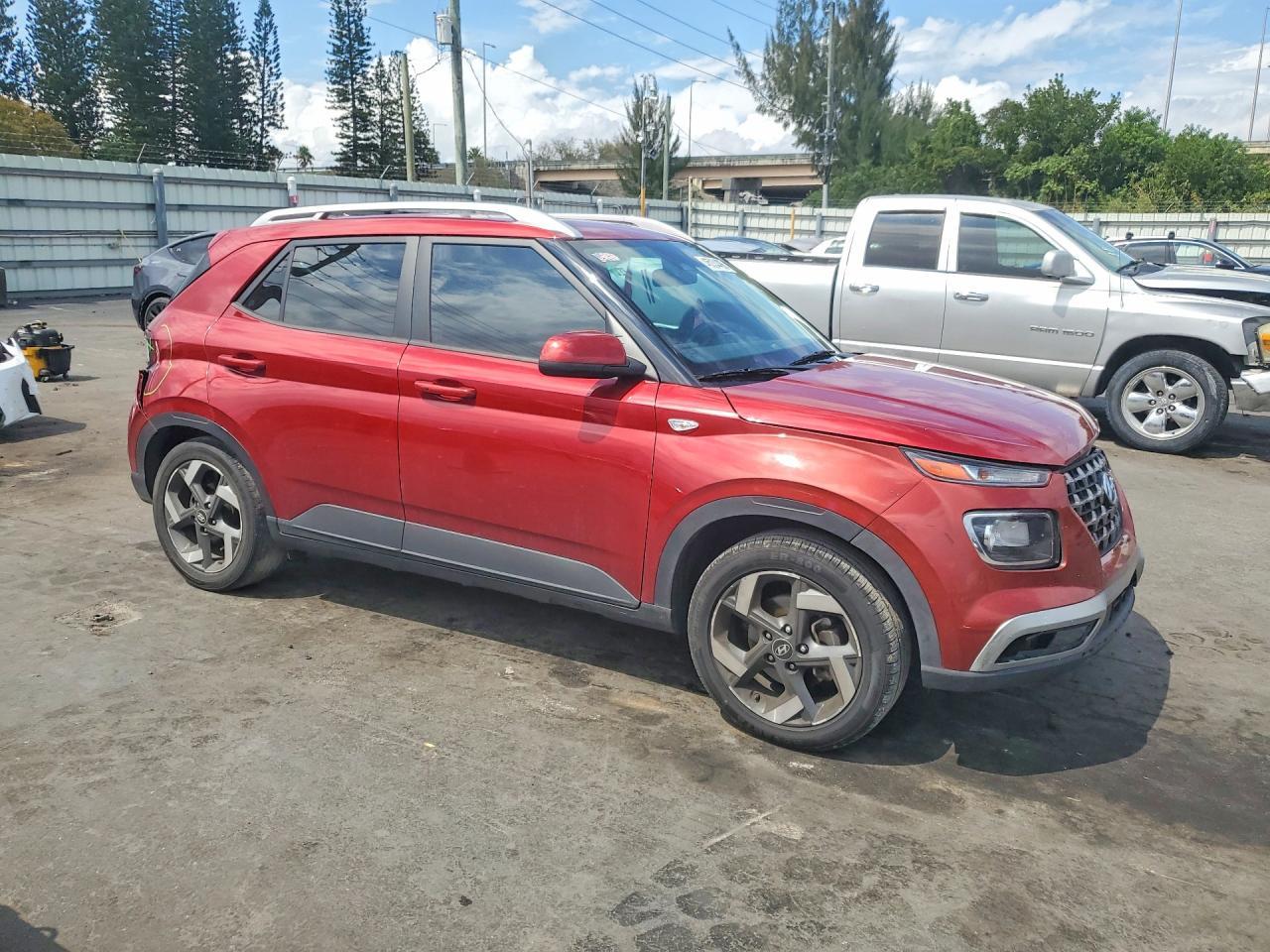 2023 Hyundai Venue Limited - zdjęcie 4