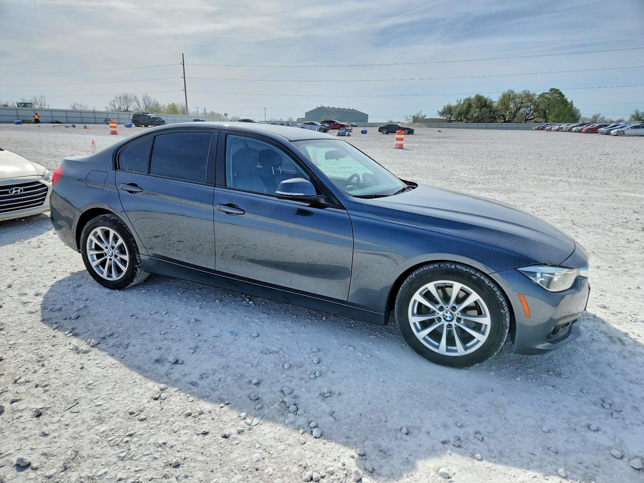 2016 BMW 320 I - zdjęcie 4