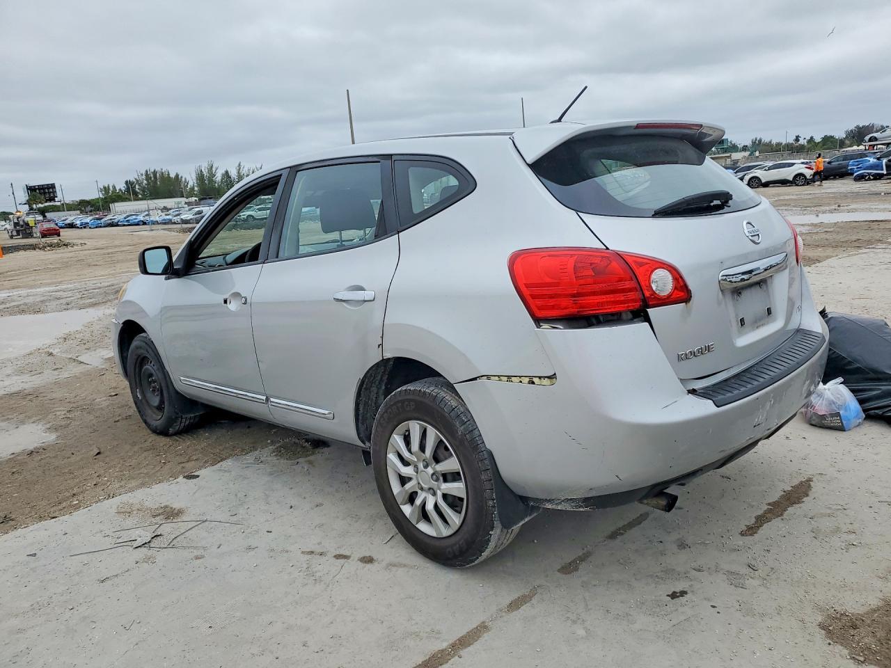 2013 Nissan Rogue S - zdjęcie 2