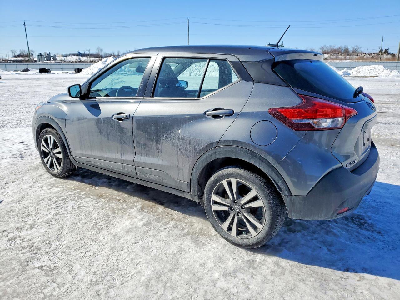 2019 Nissan Kicks S - zdjęcie 2