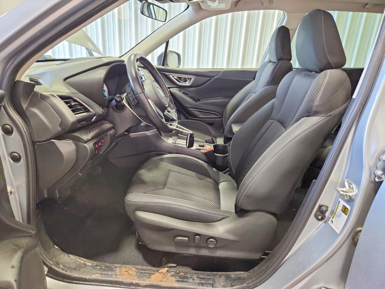 2022 Subaru Forester Premium - zdjęcie 7