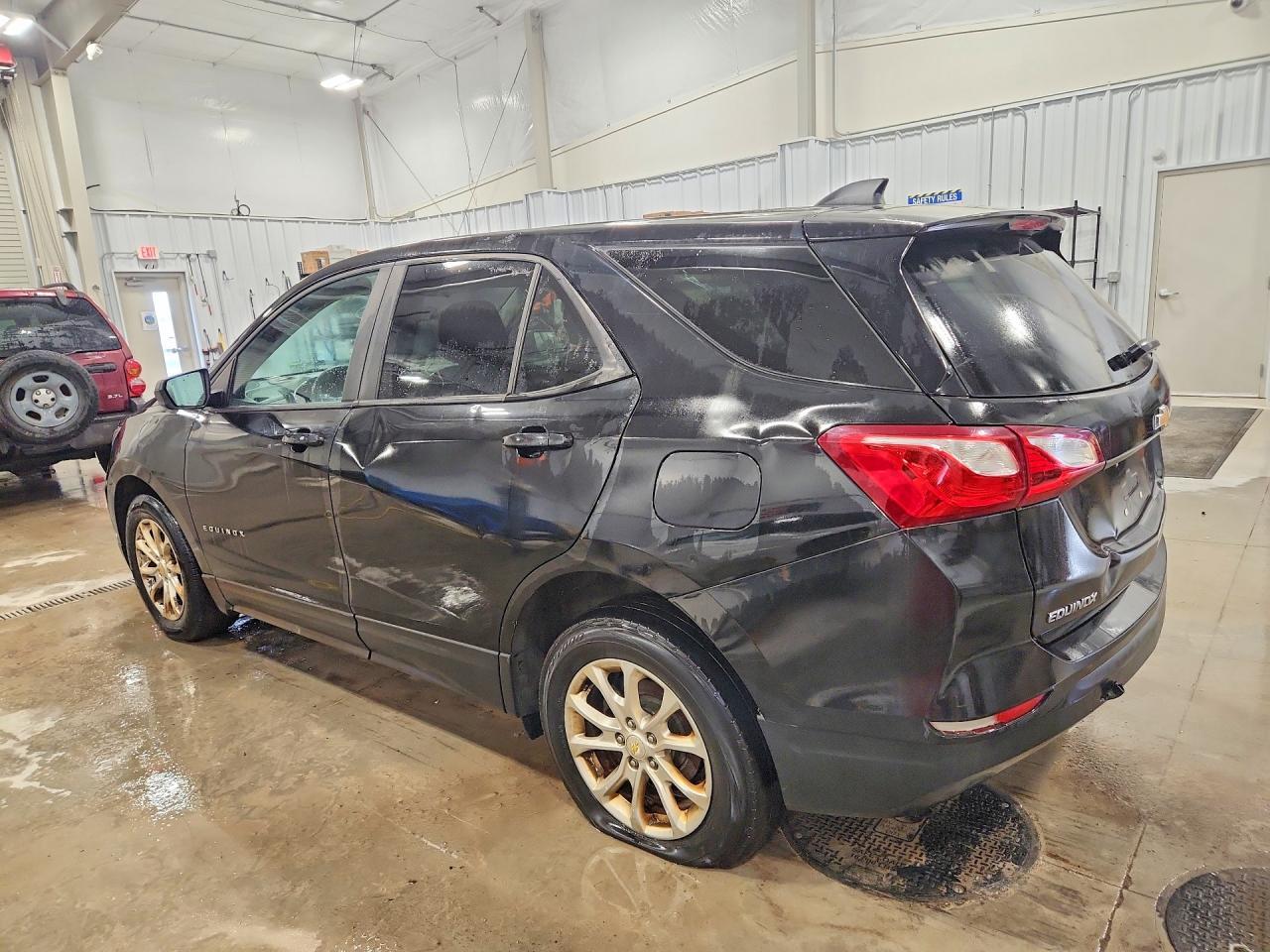 2020 Chevrolet Equinox Ls - zdjęcie 2