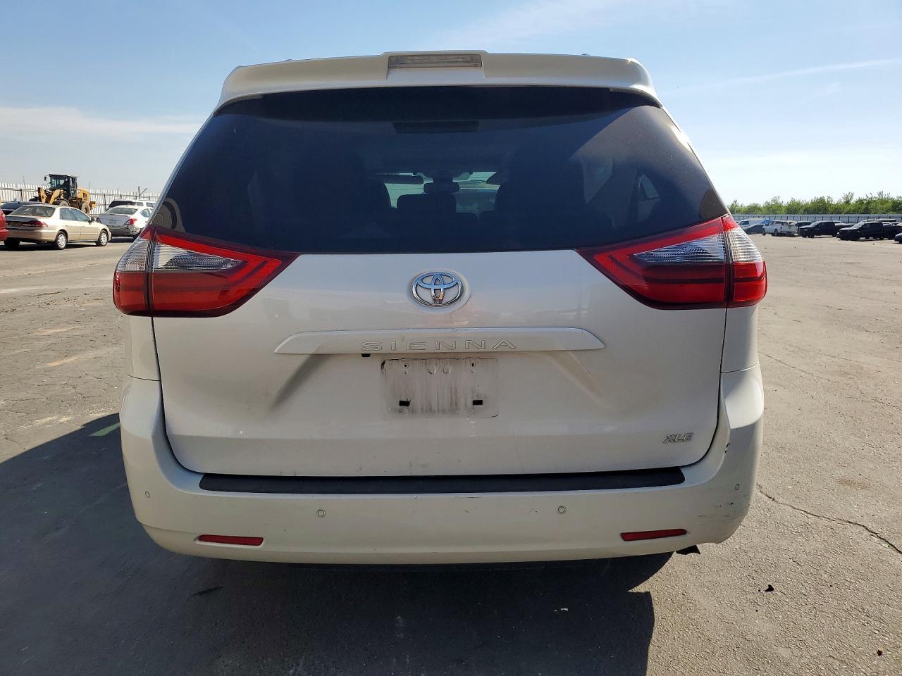 2020 Toyota Sienna Xle Premium 8-Passenger - zdjęcie 6