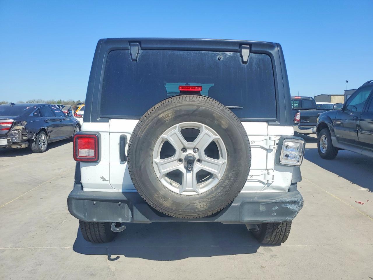 2020 Jeep Wrangler Unlimited Sport - zdjęcie 6